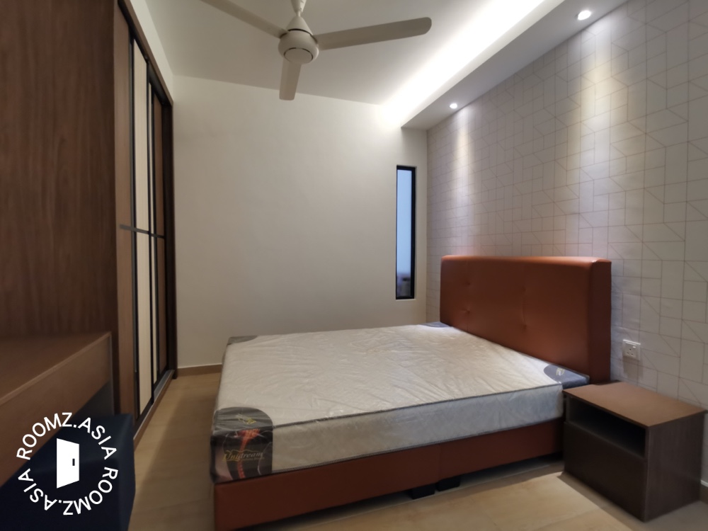 MRT Room with attached bathroom Cheras Maluri Bukit Bintang TRX KL Sentral Klcc KL City