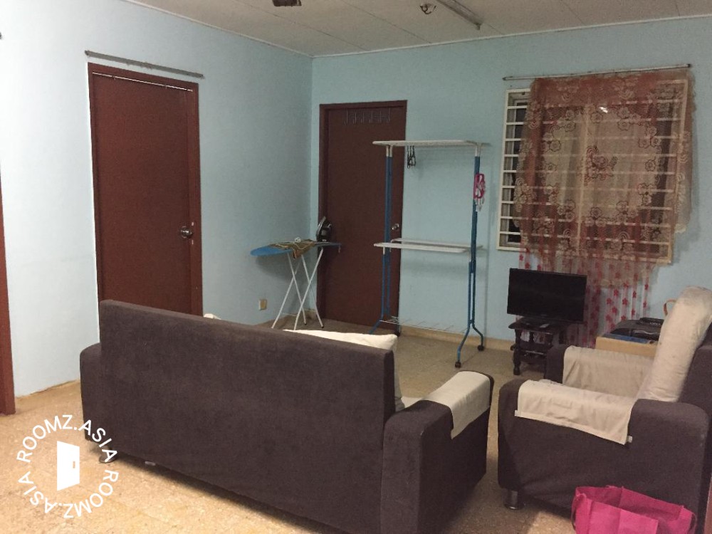 🛏️Shared room for rent at Apartment PKNS Blok B SS6 / 1 prefer 👩female