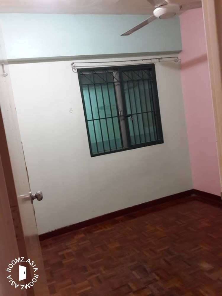 Middle Room For Rent At Arena Green Apartment Prefer Female Roomz Asia