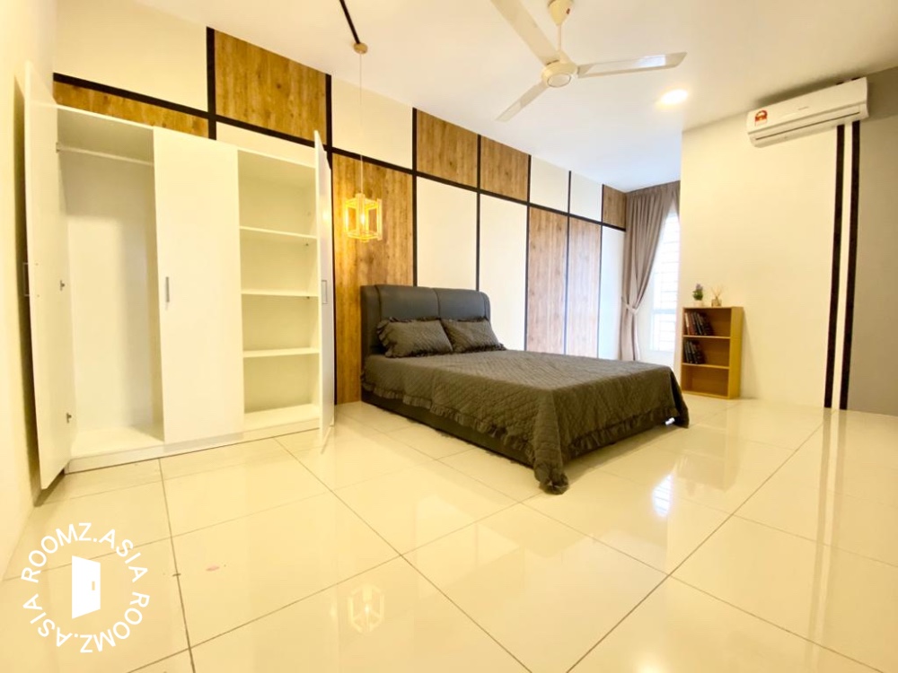 Master room for rent at PV20 Platinum Lake Condominium with private 🛁bathroom