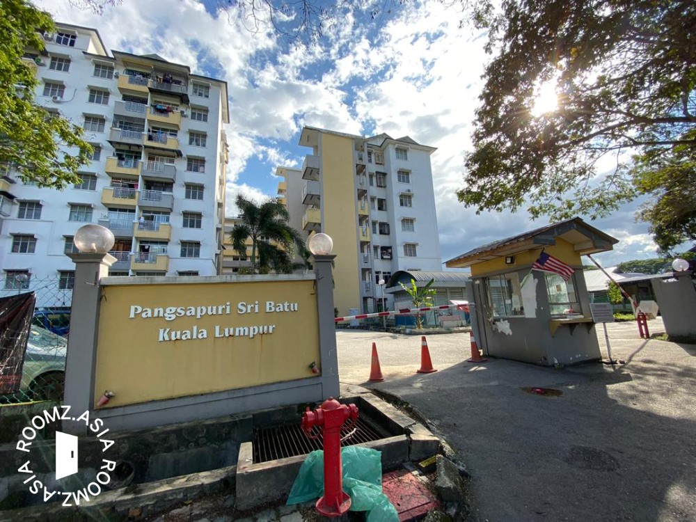 3 bedroom 1 bathroom apartment/flat for rent at Taman Batu Muda