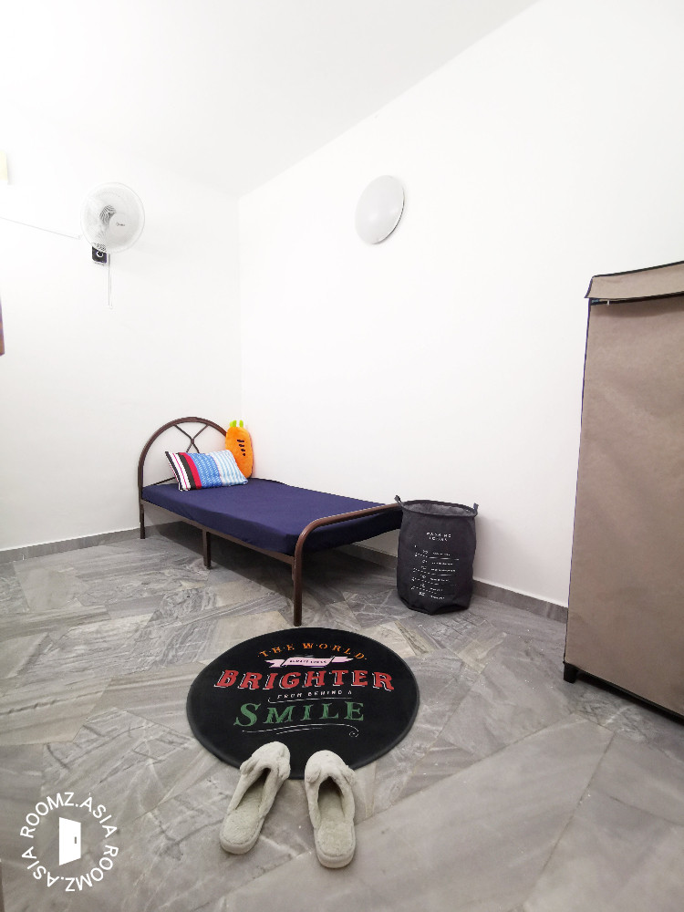 Small Room For Rent Sea Park Walking Distance Lrt Taman Paramount Roomz Asia