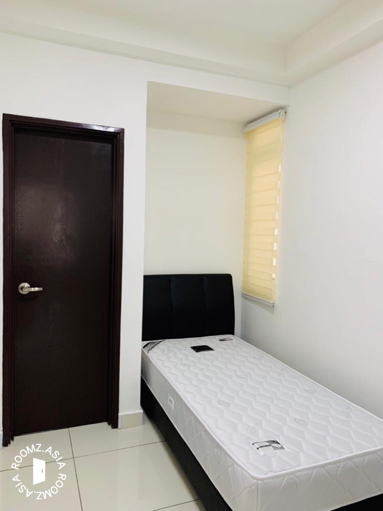 KSL Residence  Taman Daya  Single room with private bath     Roomz asia