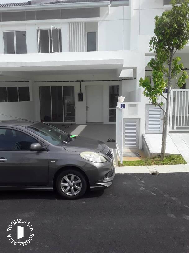 4 bedroom 3 bathroom landed house for rent at Bandar Sri Sendayan