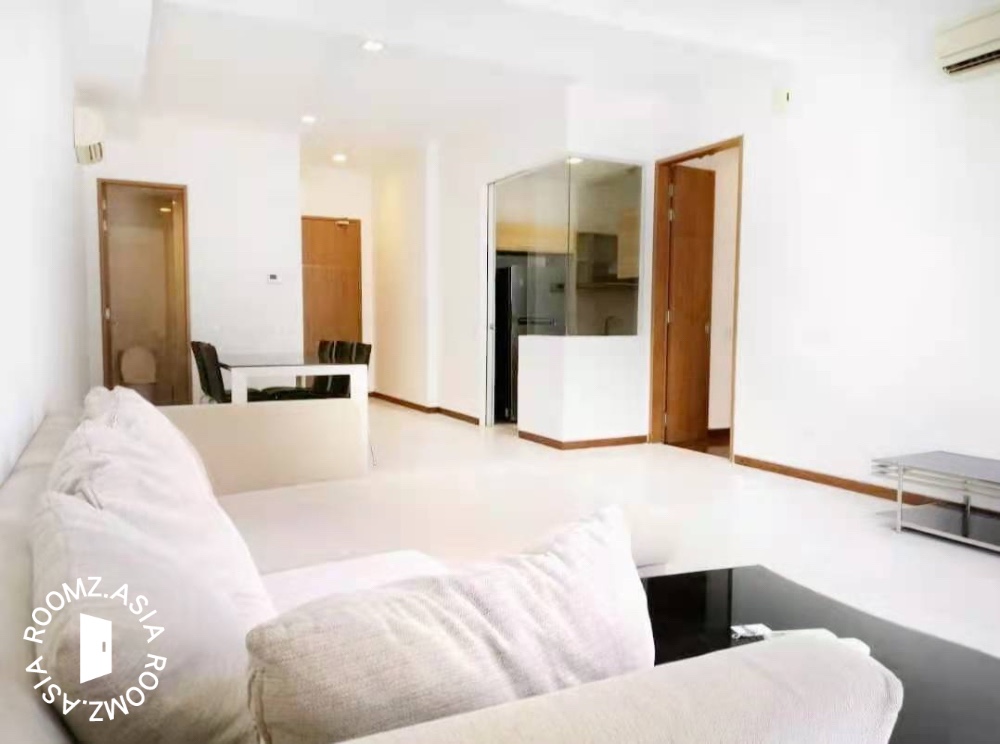 Single room for rent at Twins @ Damansara Heights with private 🛁bathroom