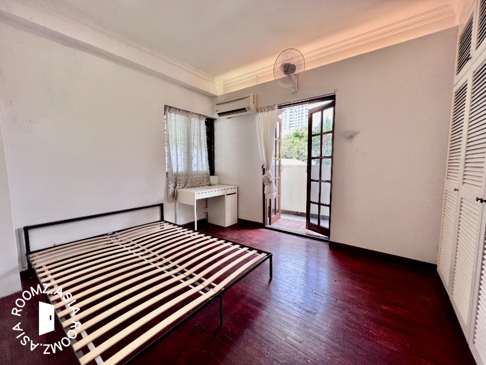 RARE!!! MASTER ROOM FOR RENT WITH PRIVATE BALCONY AND BATHROOM In Damansara Heights KL!