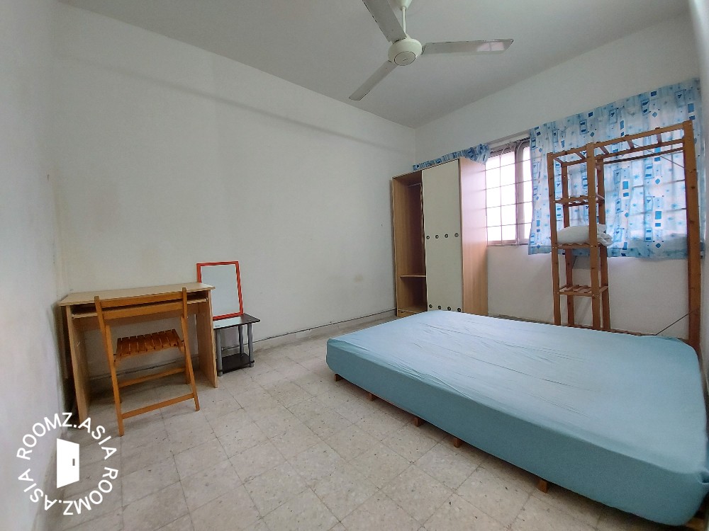 Big Room at Sea Park, PJ Near LRT Taman Paramount, Near SS2 – Roomz.asia