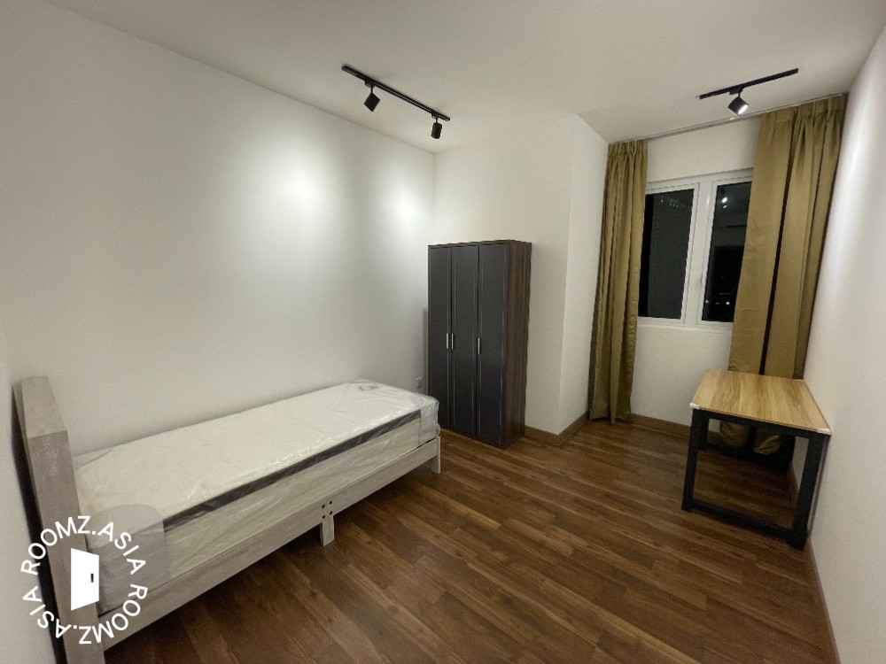 Middle room for rent at Sentul Point Suite Apartments prefer 👩 muslim female