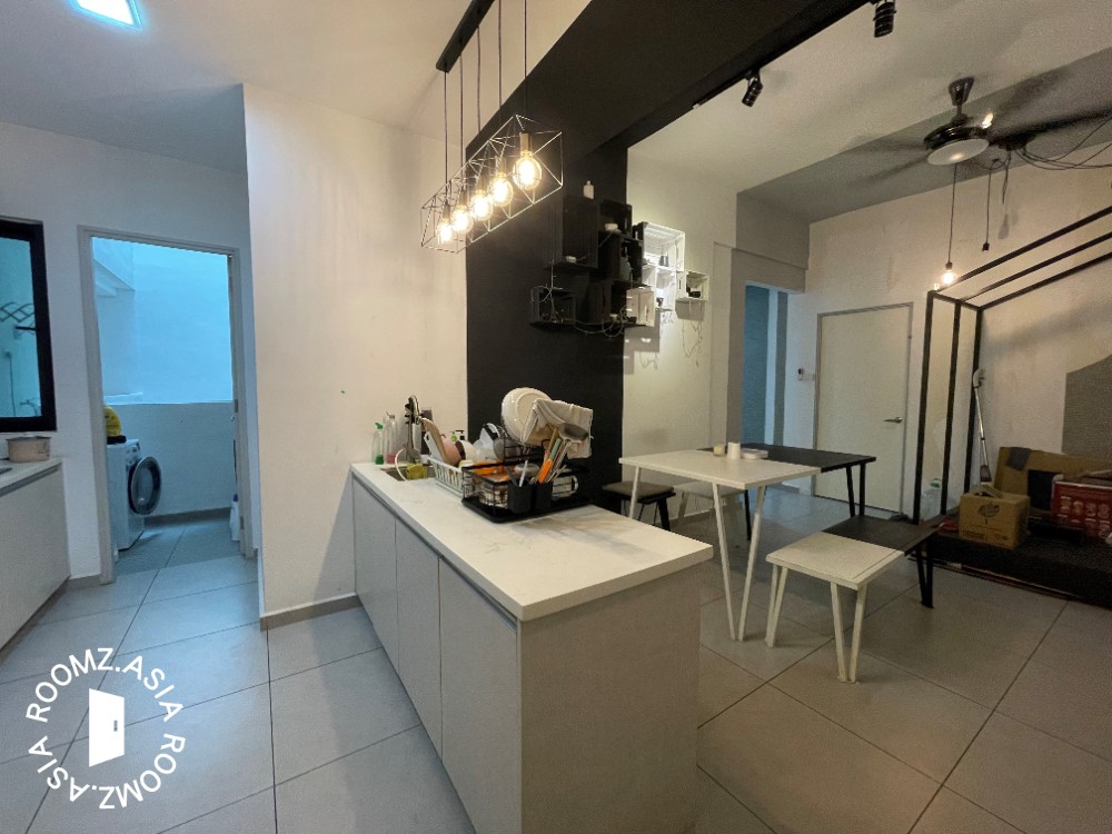 Single room for rent at D'Sands Residence