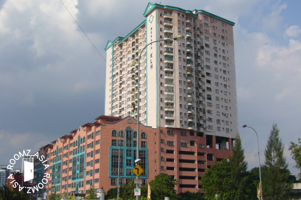 Middle room for rent at Menara Klh Business Centre with private 🛁bathroom