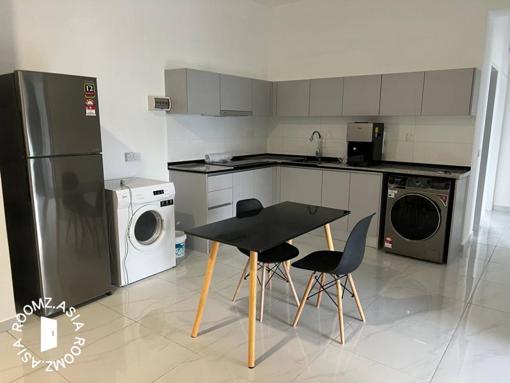 Balcony room for rent at Equine Residence with shared 🛁bathroom