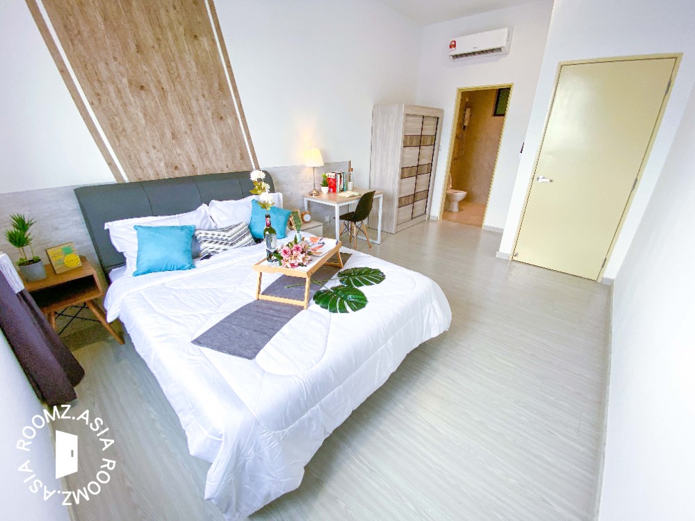 👉🏻CLICK IN NOW AND BE SURPRISED!😍 PREMIUM MASTER ROOM! 🚝DIRECT LINK BRIDGE TO LRT!