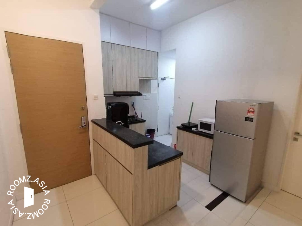 Single room for rent at Skypod Residence
