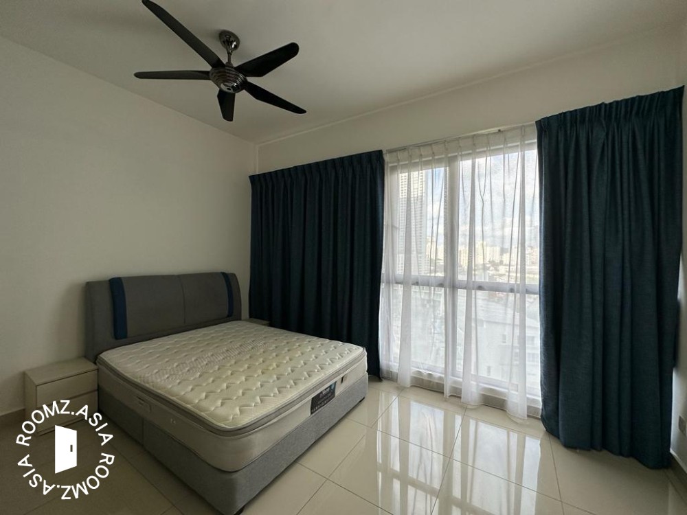 Master room for rent at with private 🛁bathroom