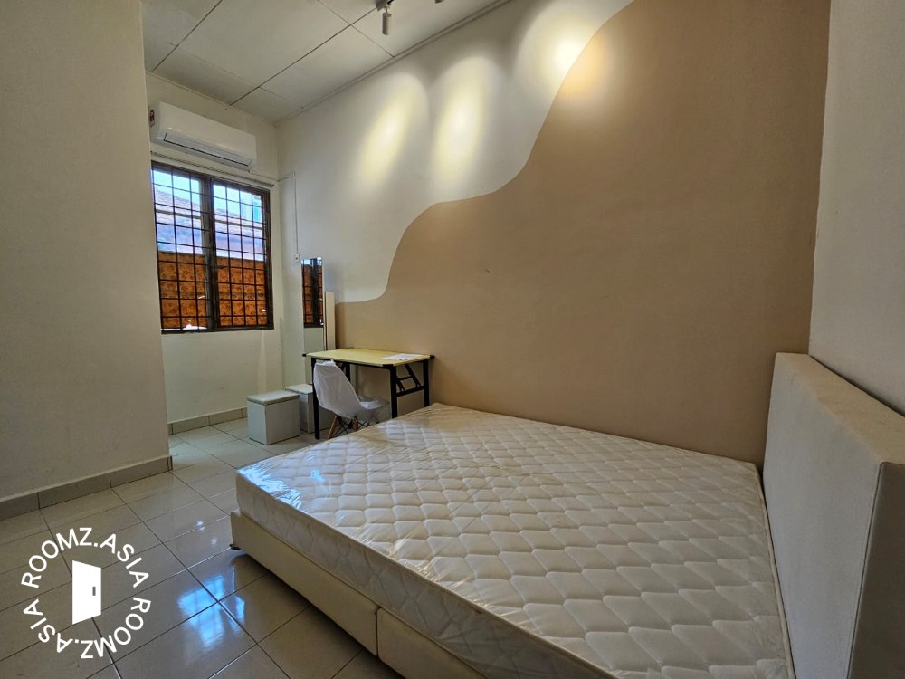 Room Bukit Tinggi Klang for rent (PRIVATE BATH, FREE A/C)