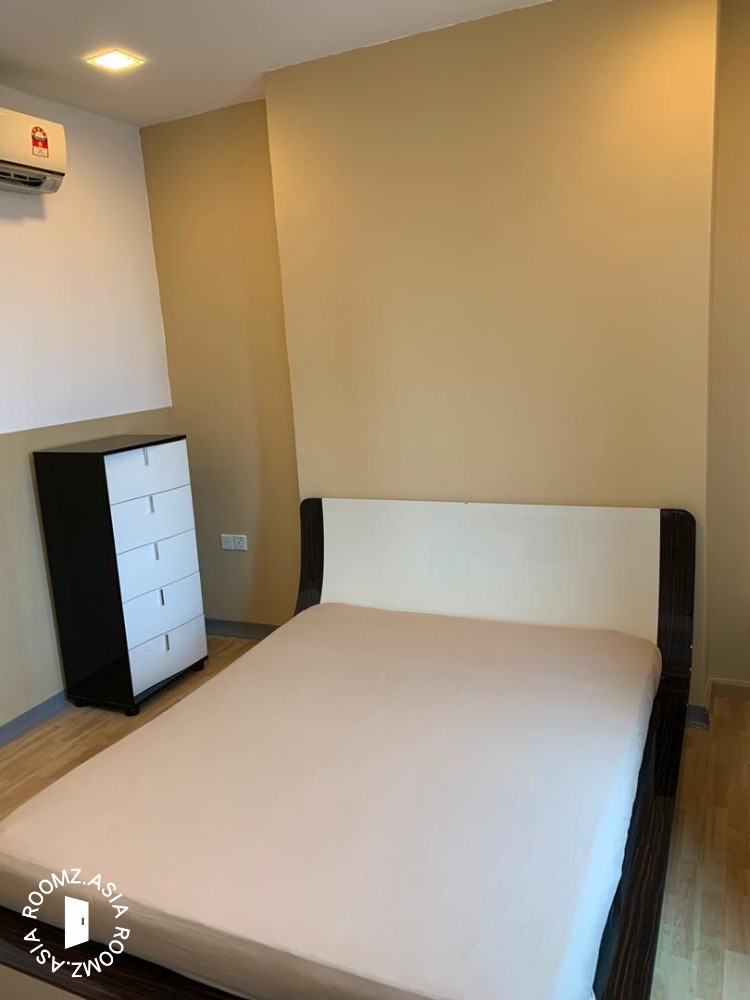 The Orion KLCC Master Room Mixed Gender Unit For Rent, Very near to KLCC