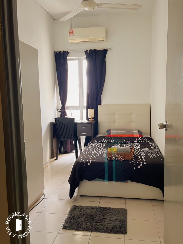 Single room for rent at Sunway Residensi Laguna