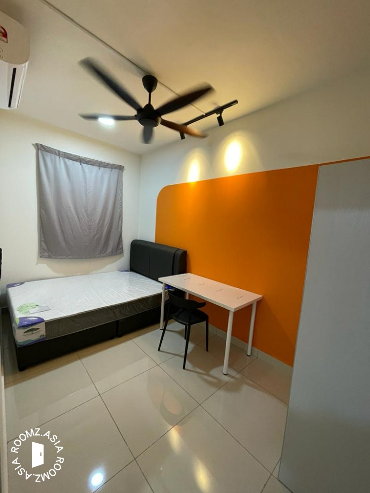 Middle room for rent at Residensi Suasana @ Damai