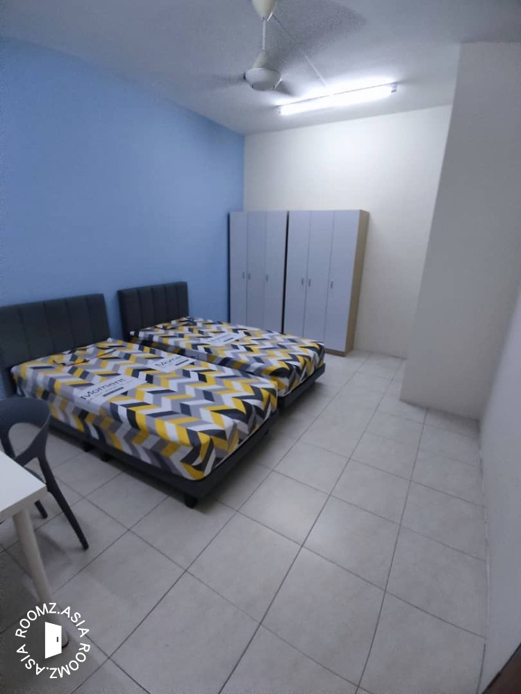 PV13 Big Medium Room RENTAL for student