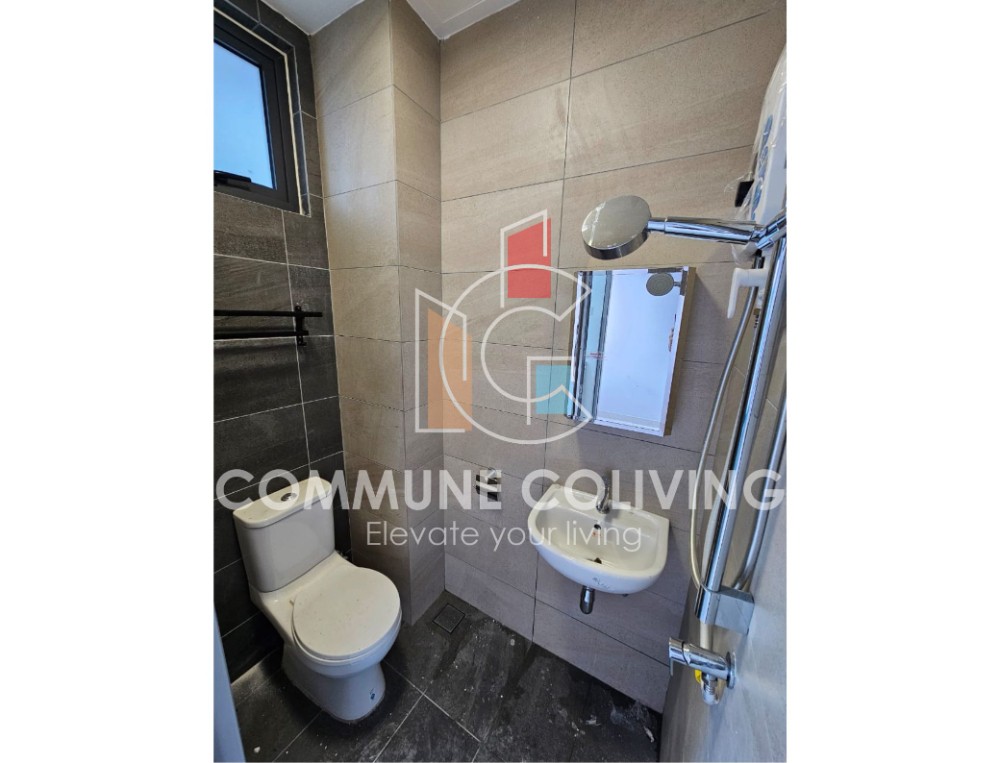 Single room for rent at D SEVEN