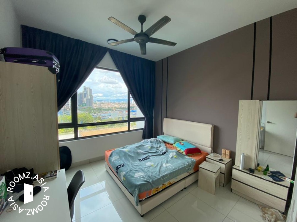Master room for rent at with private 🛁bathroom