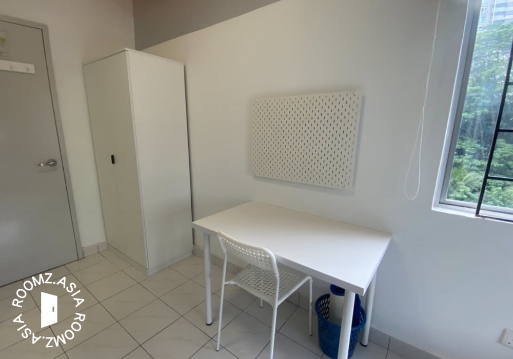 TRX MALL Single Room at The Forum Condominium 3 Minutes Walk to TRX MRT Train, Wisma Technip, RHB Centre, Exchange 106, Kenanga IB at Jalan Tun Razak, Kuala Lumpur Single room for rent at with private 🛁bathroom
