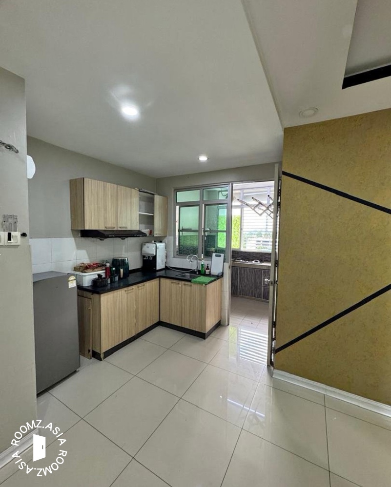 BANDAR SUNWAY NEAR BRT, PYRAMID, TOA , PINNACLE FROM449 Single room for rent at with private 🛁bathroom