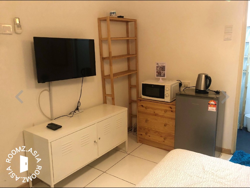 Single room for rent at with private 🛁bathroom