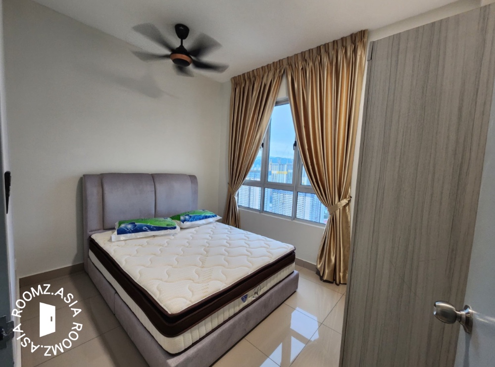 TRX MALL Single Room at The Forum Condominium 3 Minutes Walk to TRX MRT Train, Wisma Technip, RHB Centre, Exchange 106, Kenanga IB at Jalan Tun Razak, Kuala Lumpur