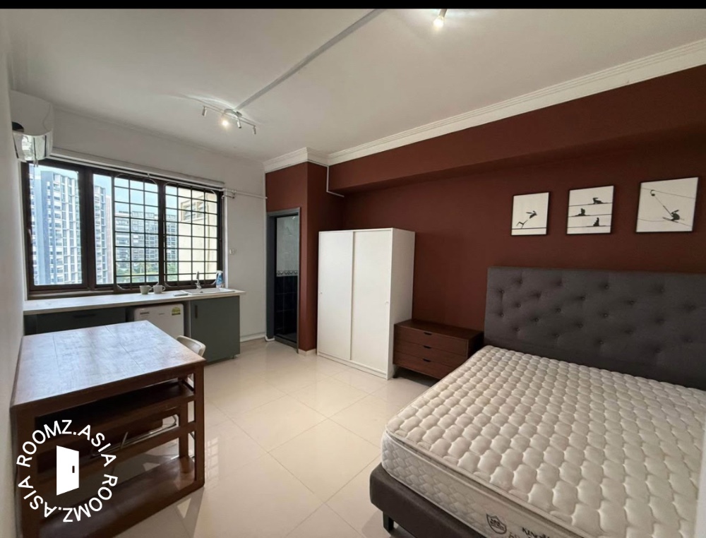malay female/ Chinese female single room for rent with private makeup room @ wirajaya2, PV 9