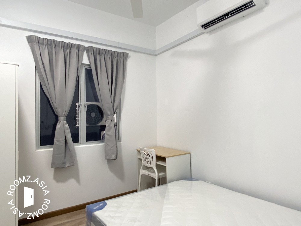 Room near LRT bangsar kl sentral kelana jaya brickfields
