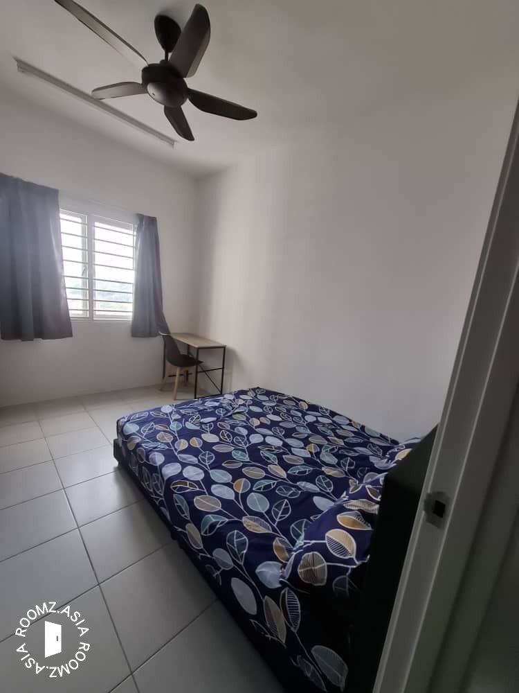 Vista Wirajaya Middle Room Muslim lady’s Unit For Rent, walking distance to Taman Melati LRT