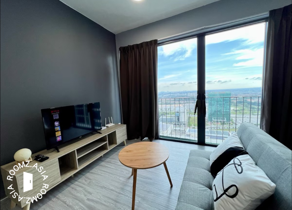 Studio room for rent at Future Edge College with private 🛁bathroom