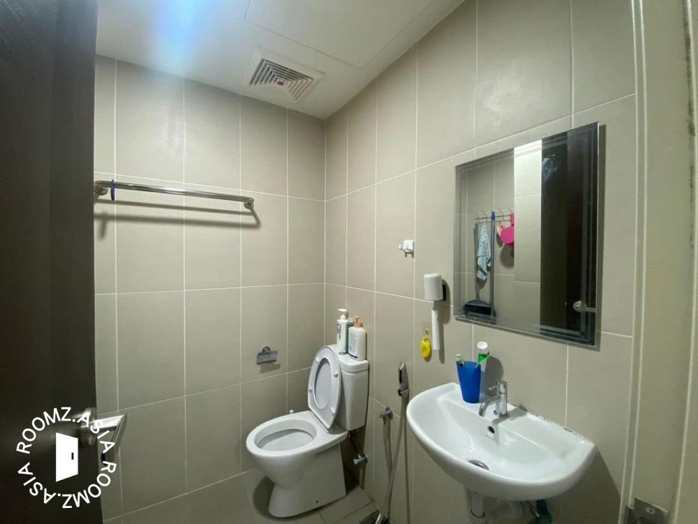 Studio room for rent at Ivory Residence with private 🛁bathroom