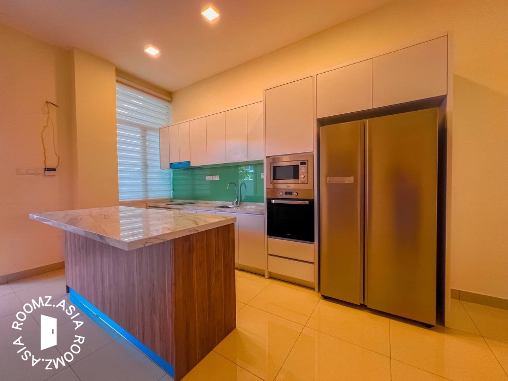 Studio room for rent at Jalan SS with private 🛁bathroom