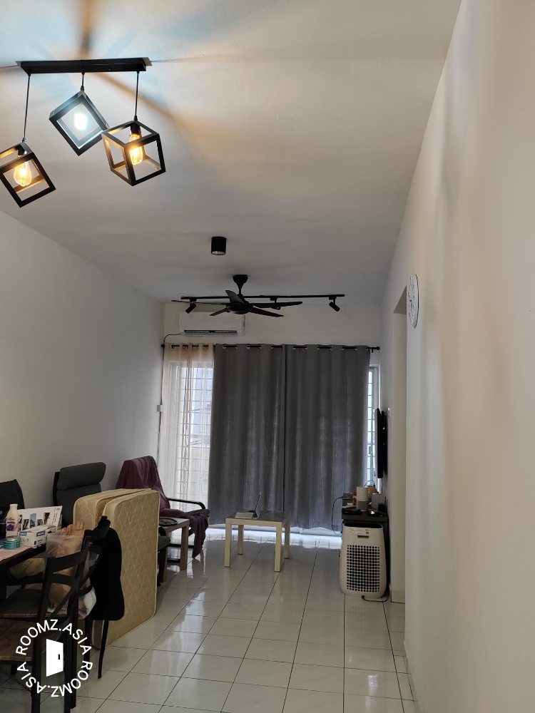 Single Room at Suria KiPark Damansara, Kepong