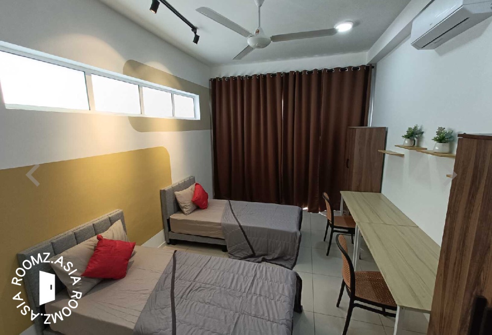 Single room for rent at with private 🛁bathroom