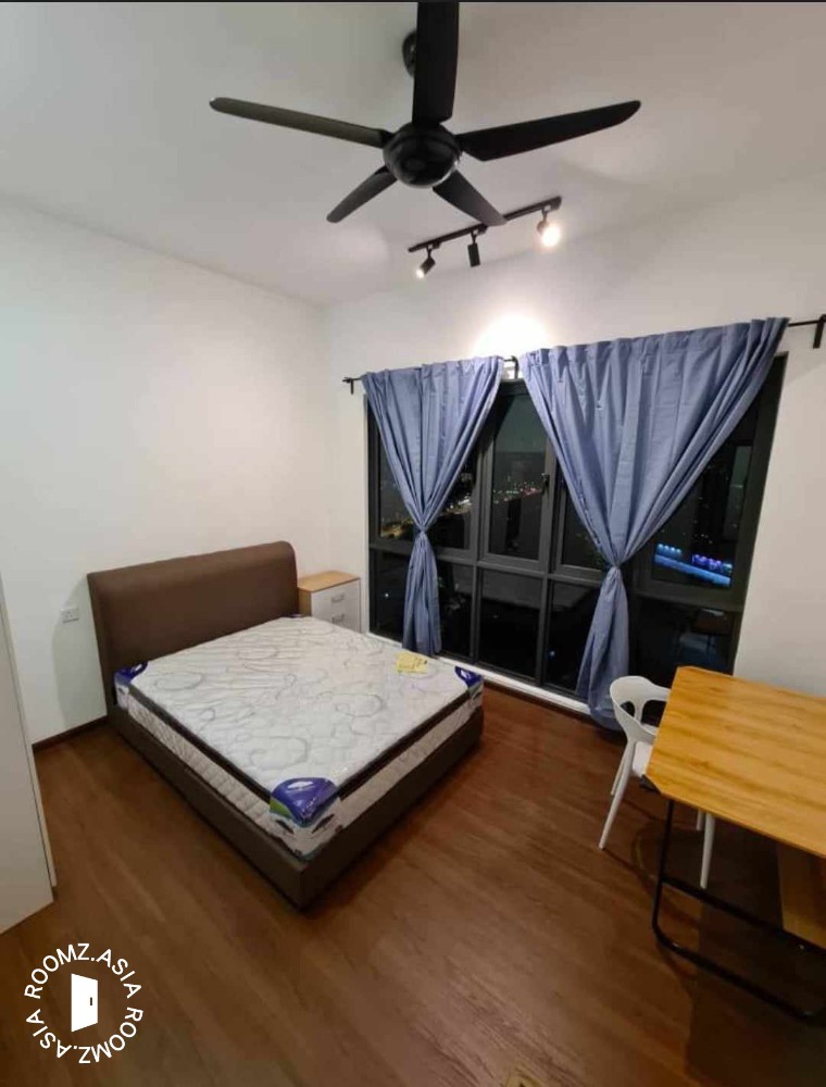 Female Unit Master Room @ SkyVille 8, Old Klang Road