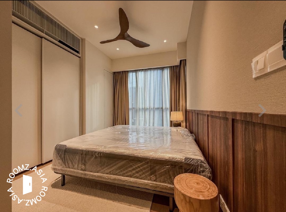 Looking for a happy, great tenant to make this cute and place home! A condo common room with a private bathroom for the tenant's own use. Fully furnished with a Queen sized bed, ceiling fan, aircon, wardrobe with mirror, study table with chair, televis