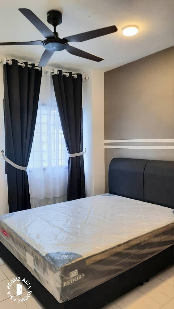 Newly Renovated + D'aman Crimson walking distance to LRT + + FULLY Furnished +Wifi + Master Room for rent,Ara Damansara, Petaling Jaya