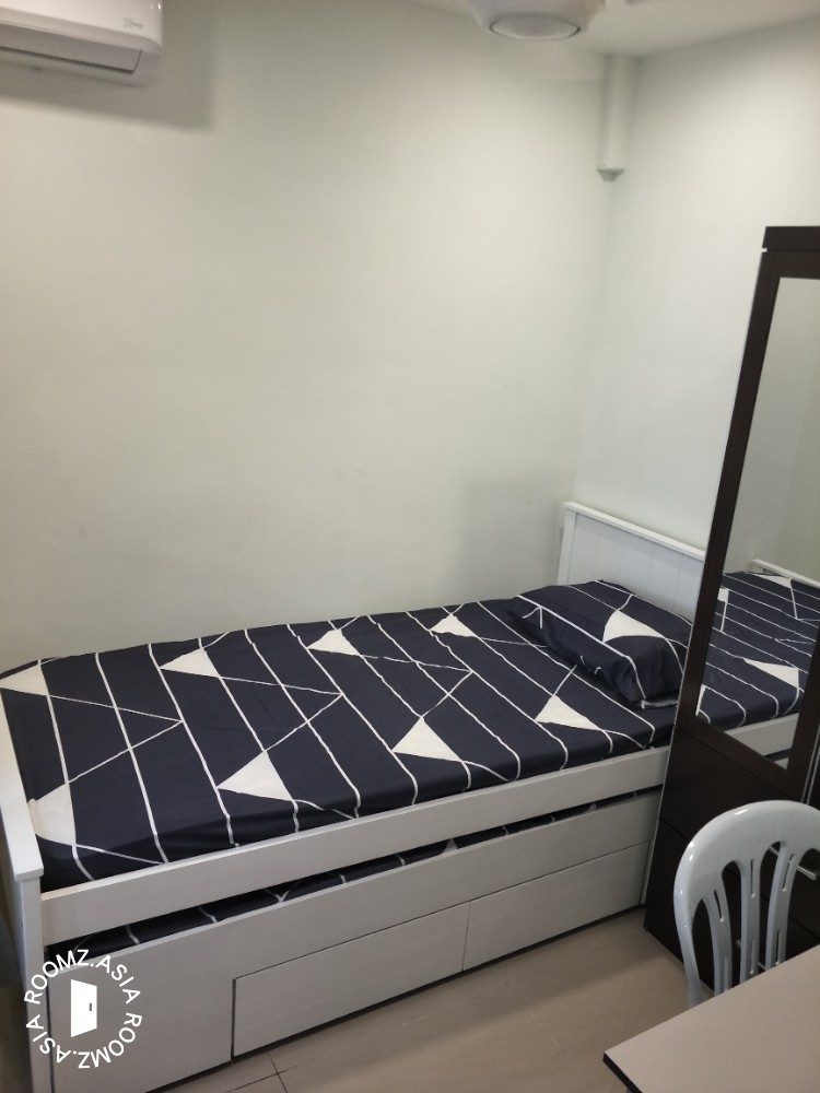 PJS 11/10 - Fully Furnished Middle Room For Rent with Daily Cleaner+300mbps Wi-Fi