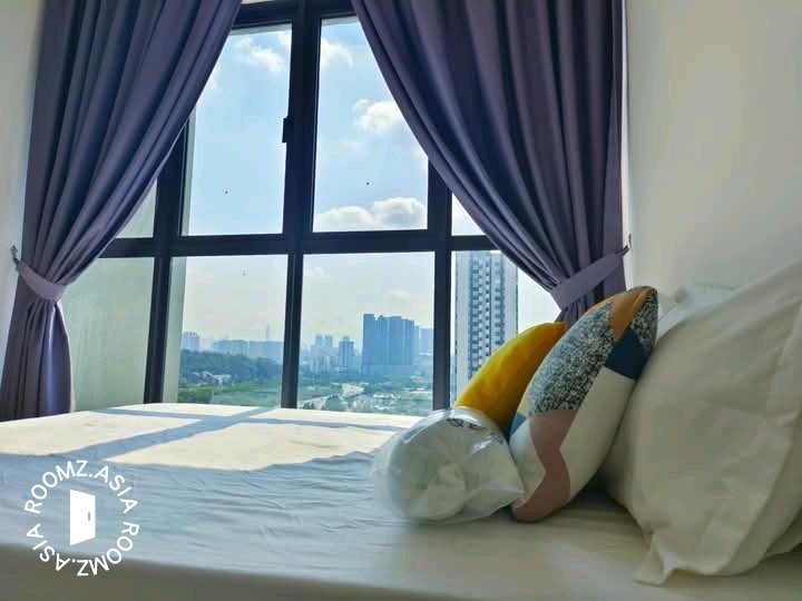 Single room for rent at with private 🛁bathroom prefer 👩female 🎓student