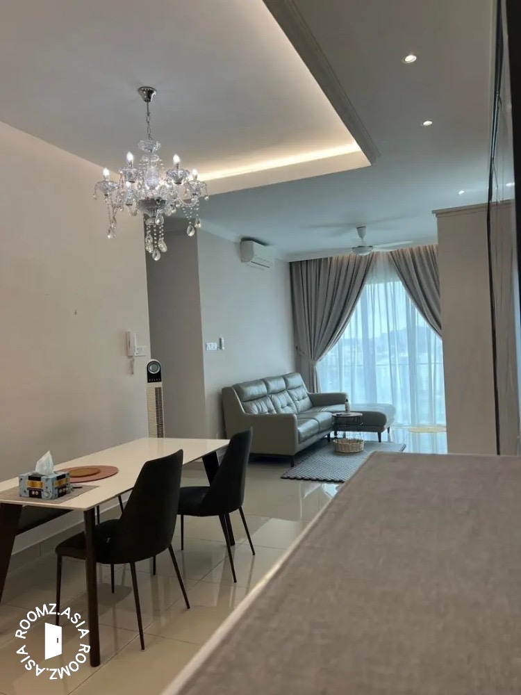 Studio room for rent with private 🛁bathroom