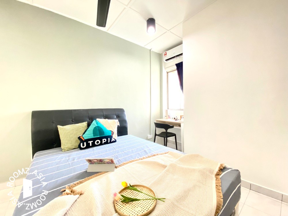 Next to LRT Medium room for rent at Vista Angkasa @ Bangsar South