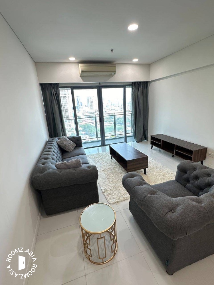 Fully furnished studio unit