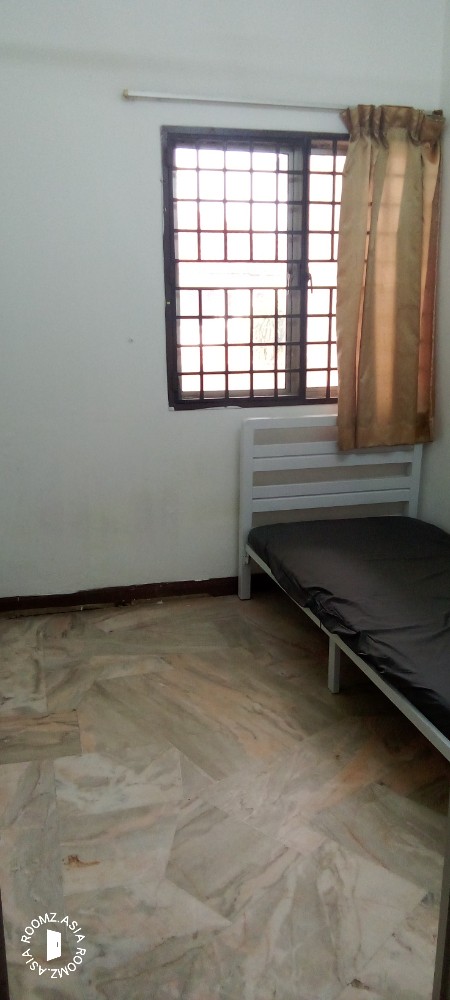 Single room for rent at