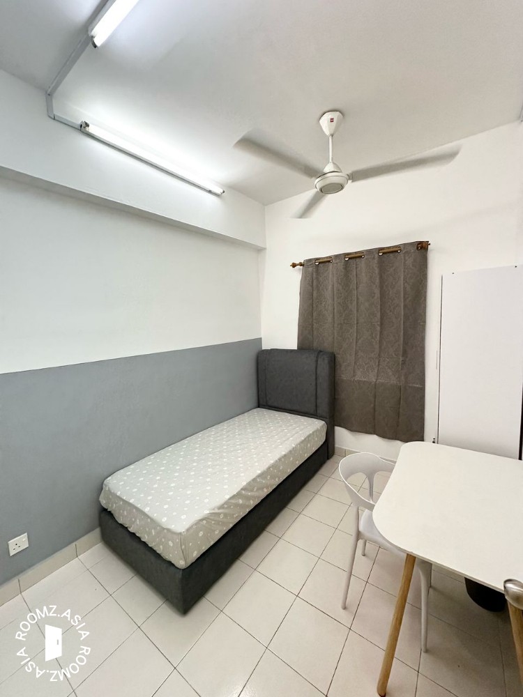 5 mins Walk to MRT Single Room Kepong Vista Mutiara Condominium