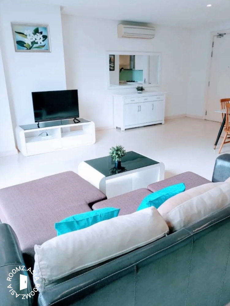 Fully furnished studio unit