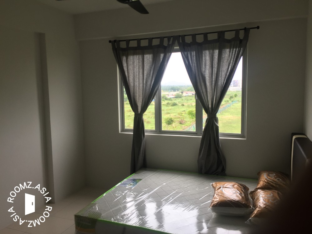 Premium Master Room available at Pangsapuri Suria 1 near IKEA Batu Kawan (MALE Unit)