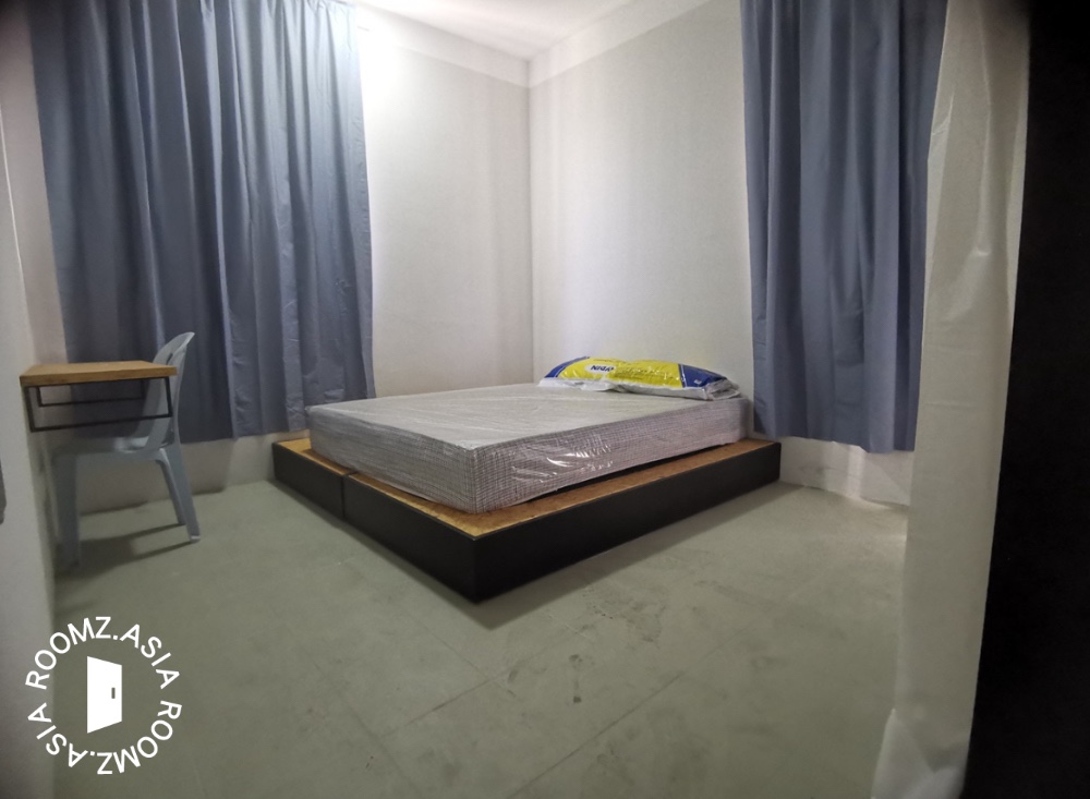 Comfy Master room for rent at with private 🛁bathroom